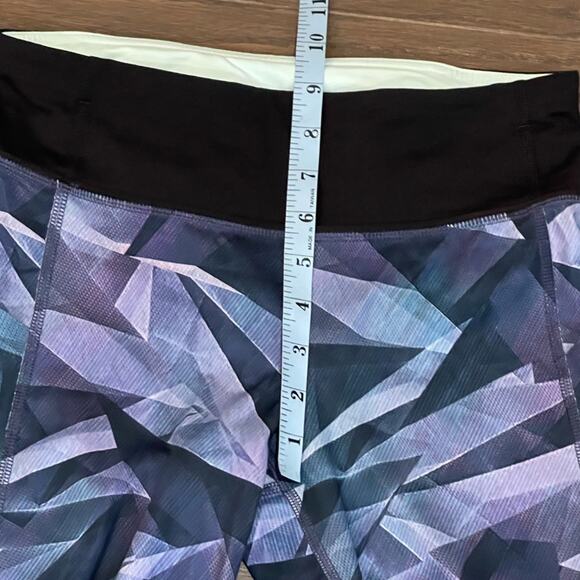 Lululemon Pace Rival Pretty Prism Multi 22” Crop Size 4 - Picture 8 of 10